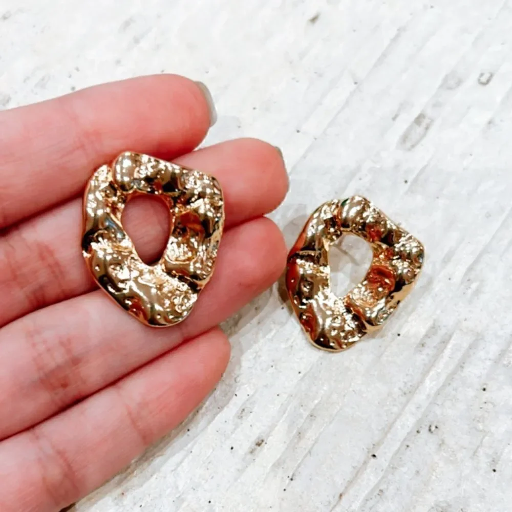 geo stud earring  A218